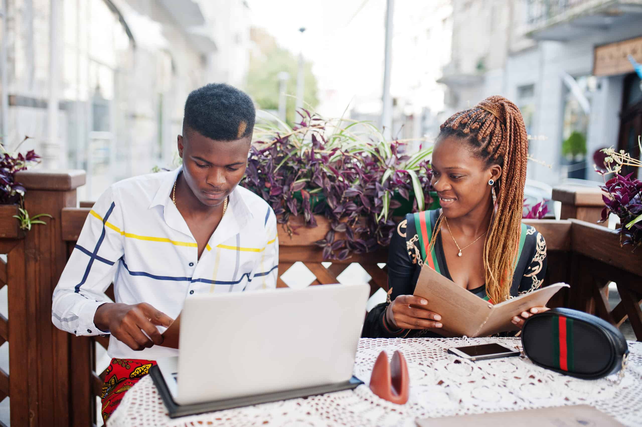 Tips-and-tricks-for-online-budget-management-Invoice-Crowd-05